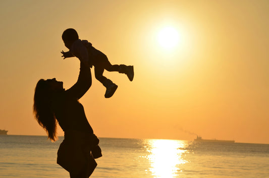 Le porte-bébé Carry Love de la marque Eveillance : une révolution pour les parents en mouvement